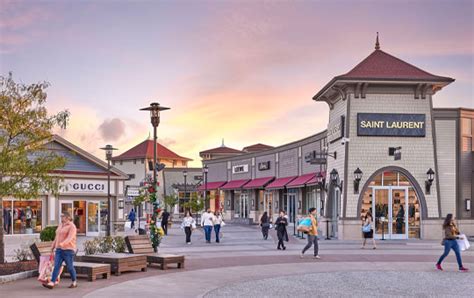 givenchy woodbury commons|Givenchy (Woodbury Common Premium Outlets) .